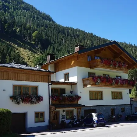 Appartement In Near Slopes Flachau