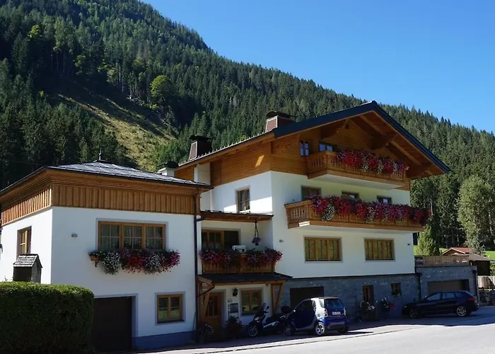 Apartment In Near Slopes Flachau